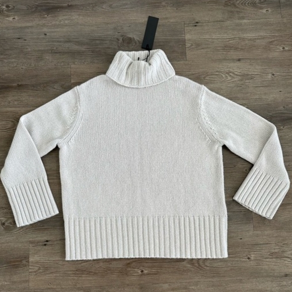 NWT Jenni Kayne Cashmere Jet Turtleneck Sweater Sugar White/Tan XS/S Oversized - Picture 6 of 10